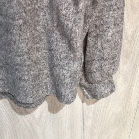 H&M gray sweater size Medium - Picture 3 of 14